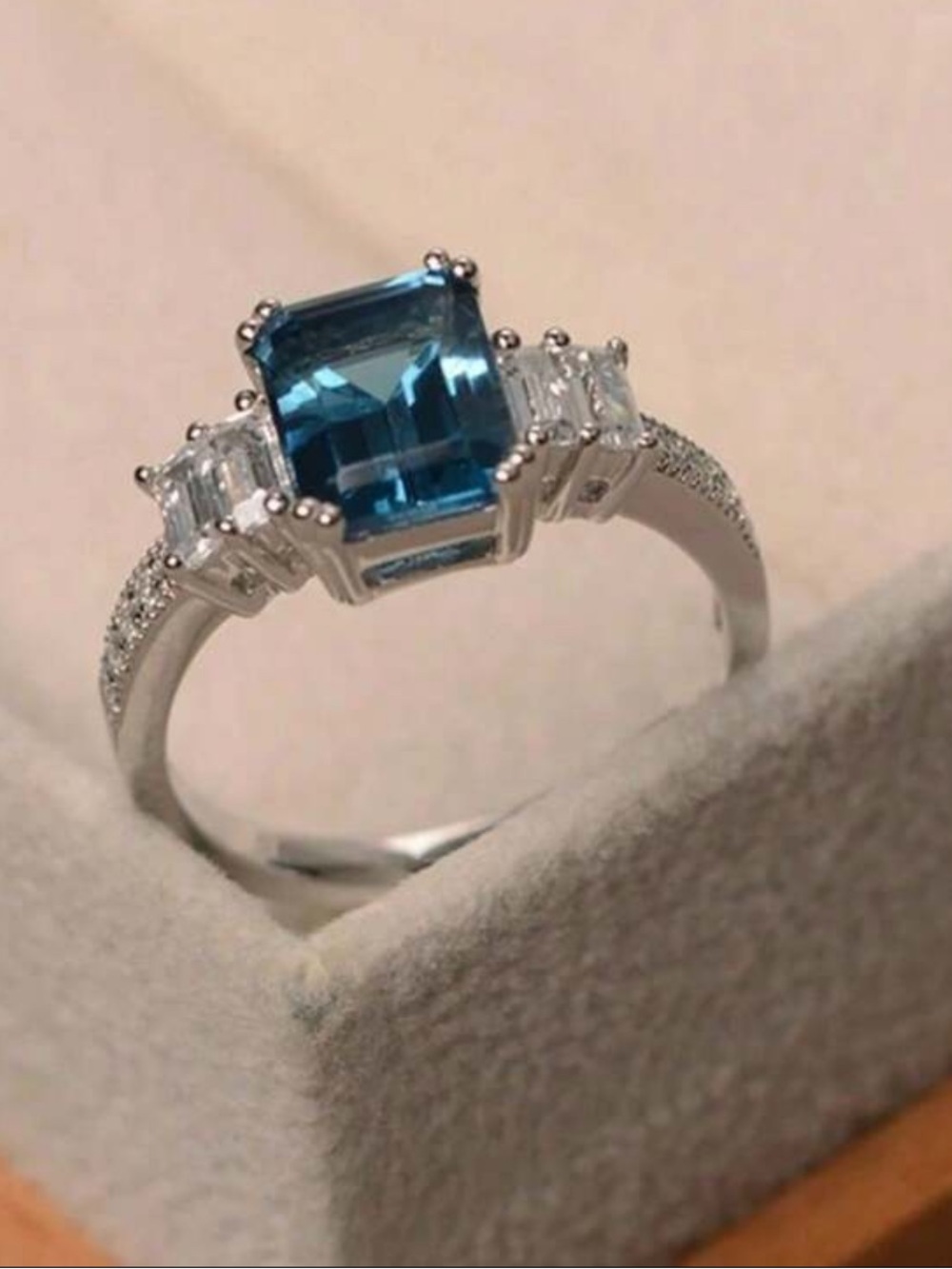 Silver ring - Picture 3 of 3